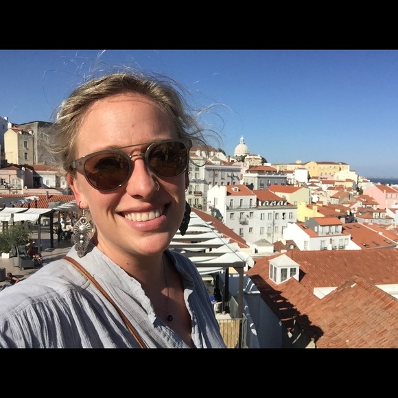 Meet your Posher, Alix - Picture 4 of 5